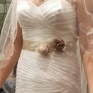 Wedding dress belt